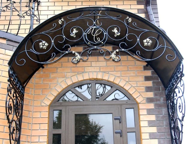 кованые и сварные козырьки Красногорск