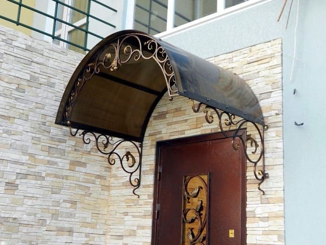 кованые и сварные козырьки Красногорск